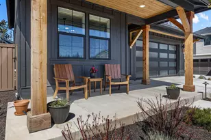19201 NW Mount Shasta Dr, Bend, OR 97703 - Photo 2