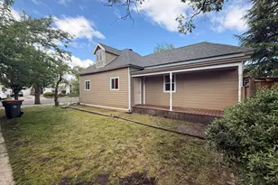 329 S Grape St, Medford, OR 97501 - Photo 6