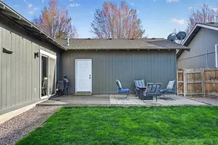 2217 NW Cedar Ave, Redmond, OR 97756 - Photo 36