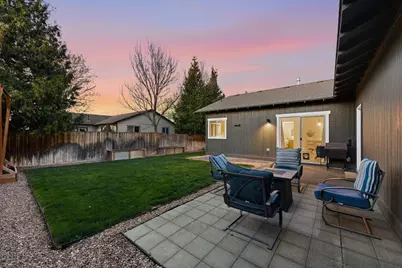 2217 NW Cedar Avenue, Redmond, OR 97756 - Photo 2