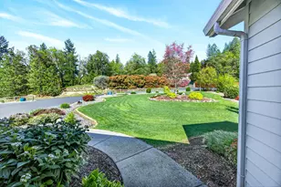 221 Lauer Way, Grants Pass, OR 97526 - Photo 32