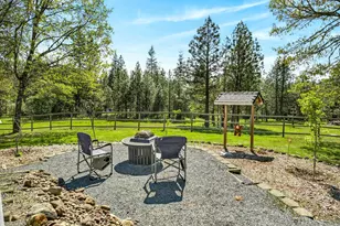 221 Lauer Way, Grants Pass, OR 97526 - Photo 40