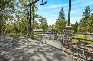 221 Lauer Way, Grants Pass, OR 97526 - Photo 52