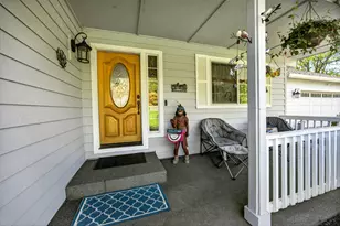 221 Lauer Way, Grants Pass, OR 97526 - Photo 2