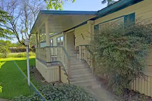 6363 Harold Rd, Central Point, OR 97502 - Photo 2