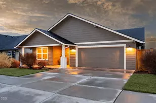 1811 NE 3rd St, Redmond, OR 97756 - Photo 1