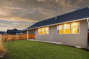 1811 NE 3rd St, Redmond, OR 97756 - Photo 18