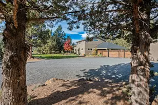 60135 Stirling Dr, Bend, OR 97702 - Photo 40
