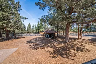60135 Stirling Dr, Bend, OR 97702 - Photo 56