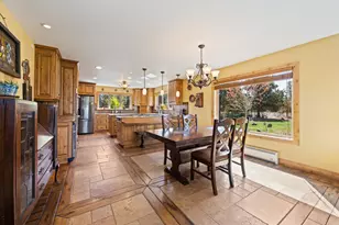 60135 Stirling Dr, Bend, OR 97702 - Photo 10