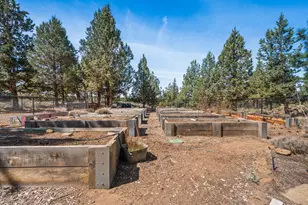 60135 Stirling Dr, Bend, OR 97702 - Photo 58
