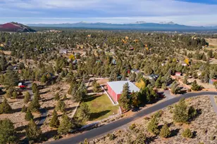 60135 Stirling Dr, Bend, OR 97702 - Photo 44