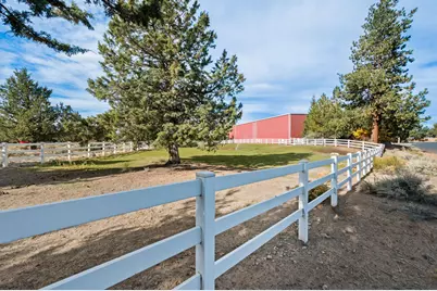 60135 Stirling Drive, Bend, OR 97702 - Photo 32
