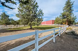 60135 Stirling Dr, Bend, OR 97702 - Photo 32