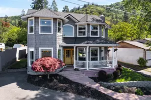 1679 NE Terrace Dr, Grants Pass, OR 97526 - Photo 1