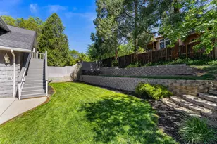 1679 NE Terrace Dr, Grants Pass, OR 97526 - Photo 12