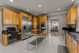 1679 NE Terrace Dr, Grants Pass, OR 97526 - Photo 6