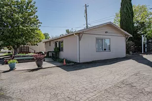 421 Stevens Rd, Eagle Point, OR 97524 - Photo 22