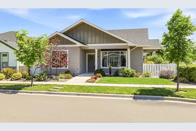 1502 River Run Street, Central Point, OR 97502 - Photo 2