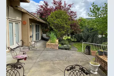 2954 Wilkshire Drive, Medford, OR 97504 - Photo 52