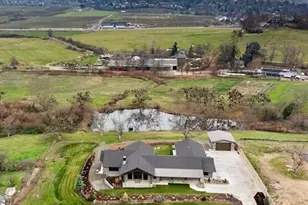 310 Pierce Rd, Medford, OR 97504 - Photo 62
