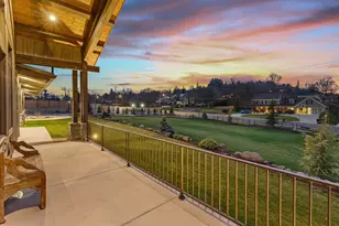 310 Pierce Rd, Medford, OR 97504 - Photo 4