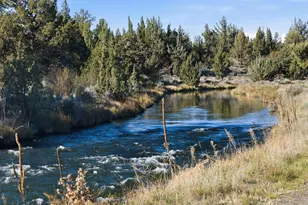 24442 Dodds Rd, Bend, OR 97701 - Photo 2