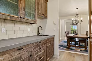 24442 Dodds Rd, Bend, OR 97701 - Photo 12