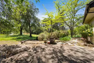254 El Camino Way, Grants Pass, OR 97526 - Photo 32