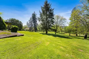 254 El Camino Way, Grants Pass, OR 97526 - Photo 4