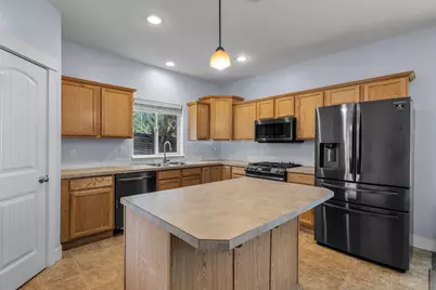 161 NE 9th Street, Madras, OR 97741 - Photo 10