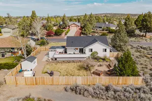 20795 Arago Cir, Bend, OR 97703 - Photo 28