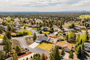 20795 Arago Cir, Bend, OR 97703 - Photo 4