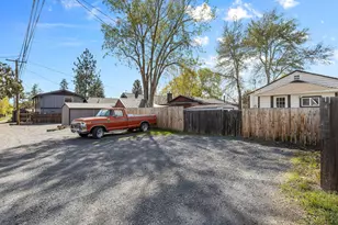 640 NW Delaware Ave, Bend, OR 97703 - Photo 24
