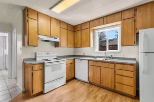 640 NW Delaware Ave, Bend, OR 97703 - Photo 10