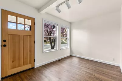 640 NW Delaware Avenue, Bend, OR 97703 - Photo 6