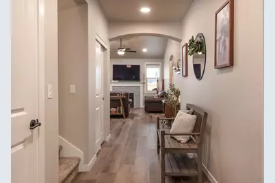 1707 NW Varnish Avenue, Redmond, OR 97756 - Photo 2