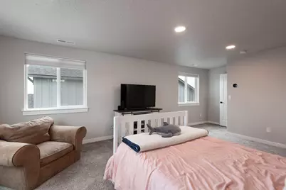 1707 NW Varnish Avenue, Redmond, OR 97756 - Photo 20