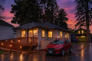 624 NW Hill St, Bend, OR 97703 - Photo 2
