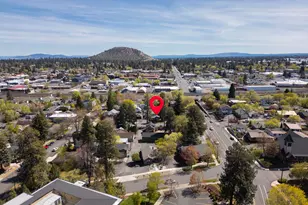 624 NW Hill St, Bend, OR 97703 - Photo 32