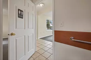 624 NW Hill St, Bend, OR 97703 - Photo 12