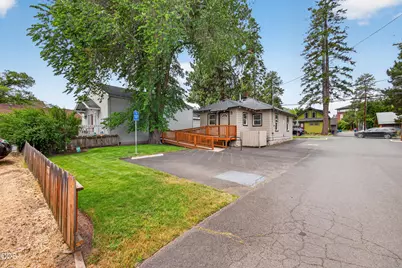624 NW Hill Street, Bend, OR 97703 - Photo 28