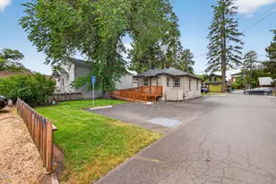 624 NW Hill St, Bend, OR 97703 - Photo 28