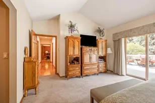 20468 Steamboat Ct, Bend, OR 97702 - Photo 12