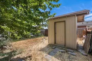 654 NW 4th St, Redmond, OR 97756 - Photo 24