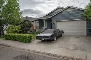 7411 Stonefield Dr, White City, OR 97503 - Photo 2