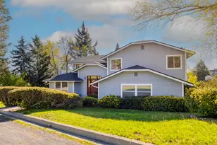 1990 Arlington Dr, Klamath Falls, OR 97601 - Photo 2