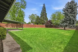 689 S Modoc Ave, Medford, OR 97504 - Photo 36