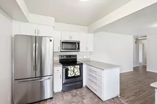 689 S Modoc Ave, Medford, OR 97504 - Photo 14