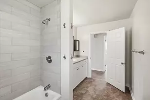 689 S Modoc Ave, Medford, OR 97504 - Photo 22